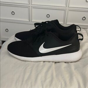 Nike Black and White golf Athletic Shoes Womens sz 9